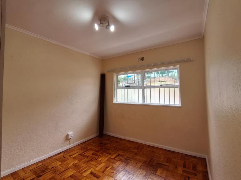 2 Bedroom Property for Sale in Vredehoek Western Cape